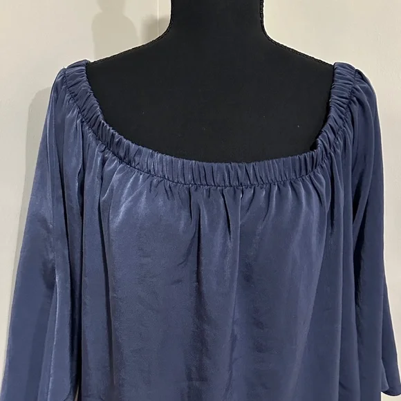 *SOPRANO* Midnight Blue Off-The-Shoulder Flowy Blouse Size Large - Picture 3 of 7